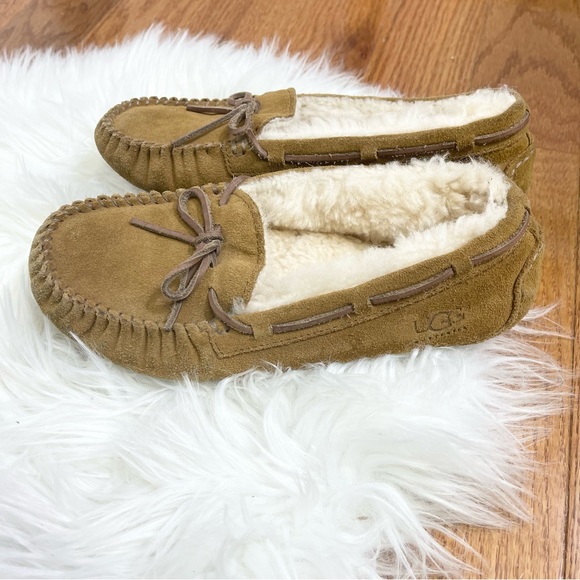 Ugg Australia Dakota Moccasin Slippers Chestnut Color Size 4 Kids - Picture 4 of 14